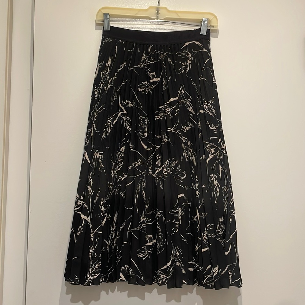 Navy Blue Leaf Print Pleated Midi Skirt | Sz 4